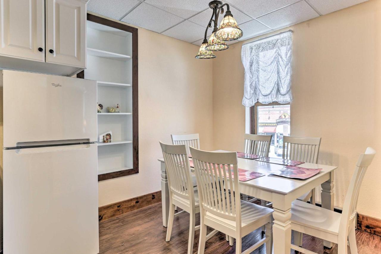Custer Apt In Heart Of Town Shop, Dine, Hike Exteriör bild