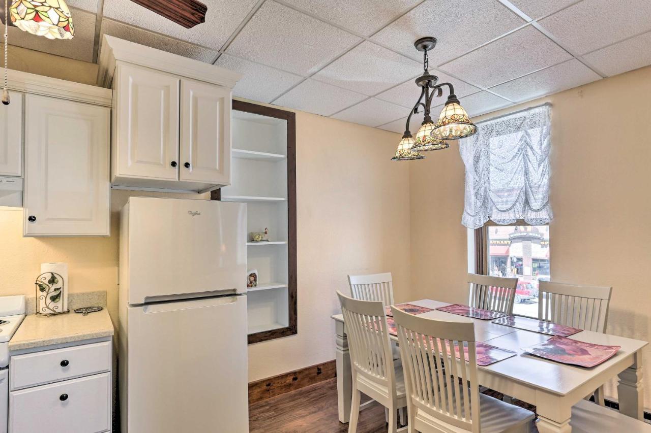 Custer Apt In Heart Of Town Shop, Dine, Hike Exteriör bild